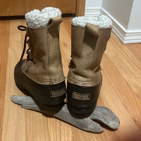 Insulated snow boot. - Picture 2 of 6